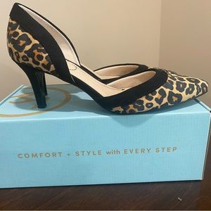 Life Stride Saldana Leopard Pumps. NWT